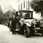 De Rolls-Royce Silver Shadow N-906 van Adolf van den Bergh in Moergestel. In gebruik van 1922 tot W.O.-II. 