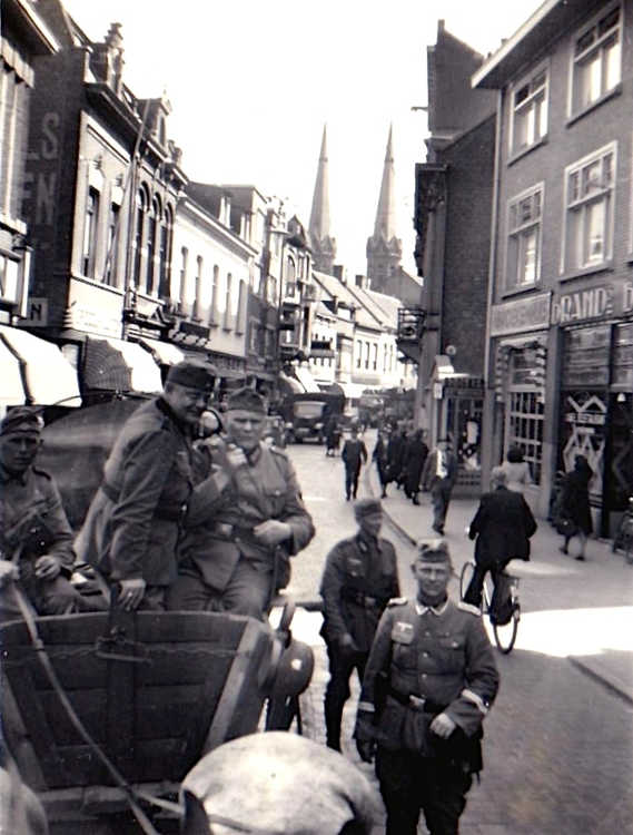 Recent in Duitsland ontdekte foto van midden mei 1940.