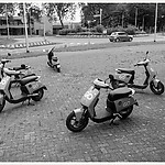 Eindstation voor Go-scooters - Te voet verder naar testlocatie in Simon de Cockstraat